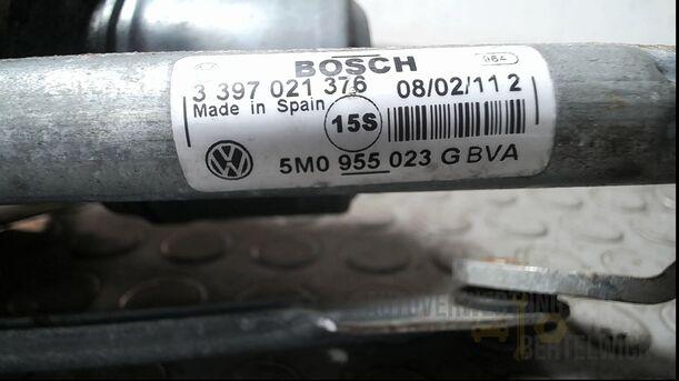 Foto: SCHEIBENWISCHERMOTOR VORN LINKS eines VW Golf Plus 1.2 TSI Special