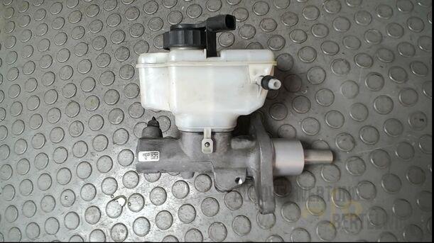 Foto: HAUPTBREMSZYLINDER eines VW Golf Plus 1.2 TSI Special