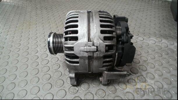 Foto: LICHTMASCHINE ( BOSCH / 140A ) eines VW Golf Plus 1.2 TSI Special