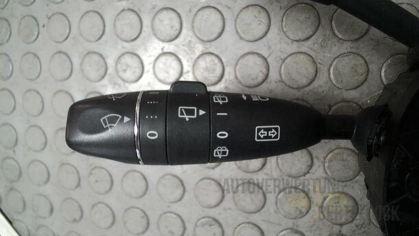 Foto: BLINKSCHALTER/ KOMBISCHALTER/ LENKSTOCKSCHALTER eines Mercedes-Benz C 220 T CDI DPF Special