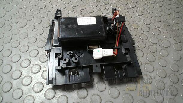 Foto: ABLAGE MITTELKONSOLE eines Mercedes-Benz C 220 T CDI DPF Special