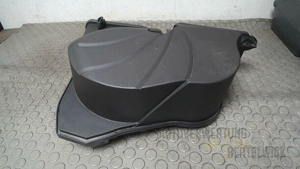Foto: ABDECKUNG GEBLÄSEGEHÄUSE/ GEHÄUSE LUFTANSAUGUNG eines Mercedes-Benz C 220 T CDI DPF Special