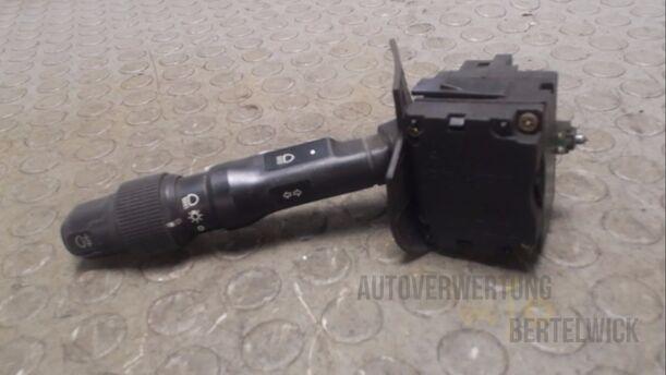 Foto: BLINKERSCHALTER eines Alfa Romeo 145 Quadrifoglio