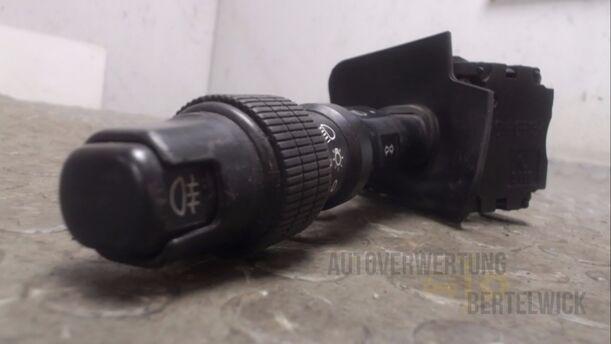 Foto: BLINKERSCHALTER eines Alfa Romeo 145 Quadrifoglio