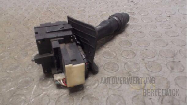 Foto: BLINKERSCHALTER eines Alfa Romeo 145 Quadrifoglio
