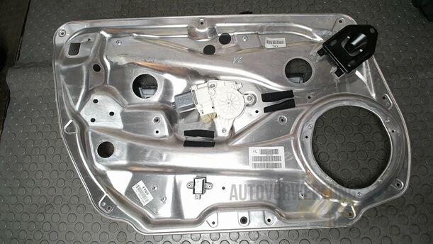 Foto: FENSTERHEBER VORN LINKS eines Mercedes-Benz C 220 T CDI DPF Special