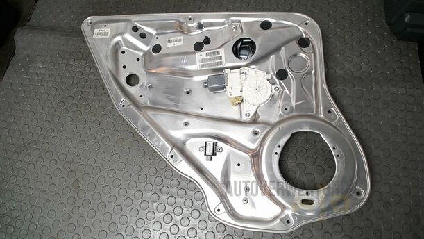 Foto: FENSTERHEBER HINTEN LINKS eines Mercedes-Benz C 220 T CDI DPF Special