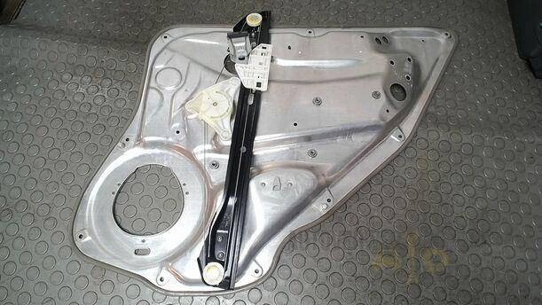 Foto: FENSTERHEBER HINTEN LINKS eines Mercedes-Benz C 220 T CDI DPF Special