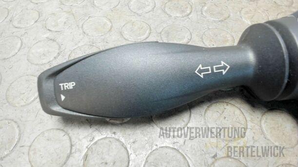 Foto: BLINKERSCHALTER / KOMBISCHALTER eines Ford Fiesta 1.4