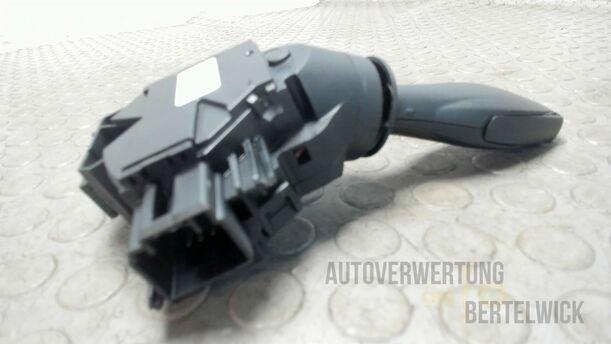 Foto: BLINKERSCHALTER / KOMBISCHALTER eines Ford Fiesta 1.4