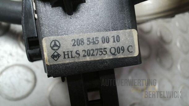 Foto: BLINKSCHALTER/ KOMBISCHALTER eines Mercedes-Benz CLK Coupe 230 Kompressor