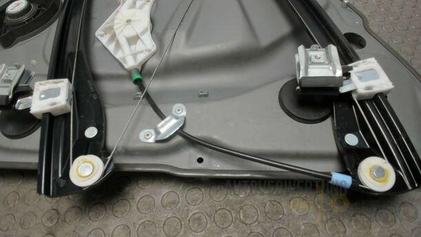 Foto: FENSTERHEBER VORNE RECHTS ELEKTRISCH eines Mercedes-Benz A 170 SX