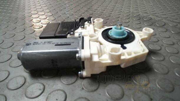 Foto: FENSTERHEBERMOTOR HINTEN LINKS eines VW Golf Variant 2.0 TDI DPF DSG
